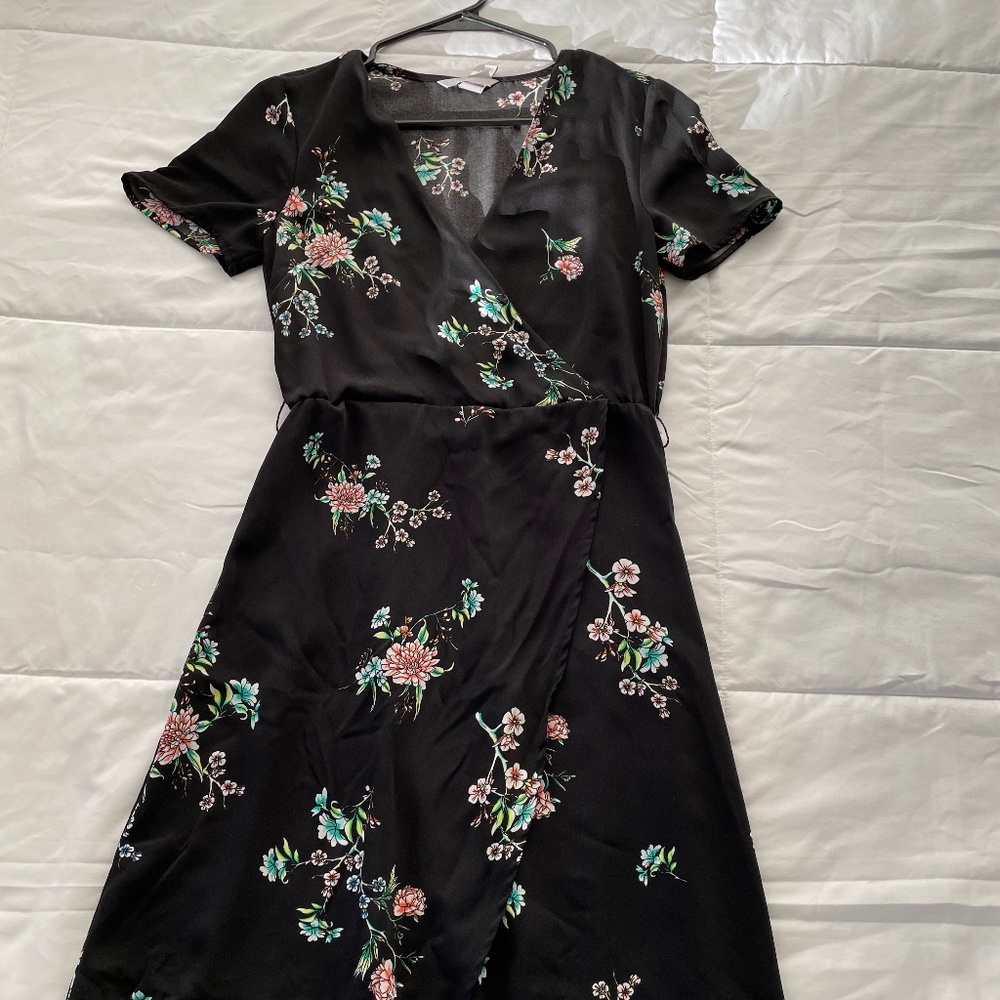 H&M Black Floral Wrap Dress (Size 2)